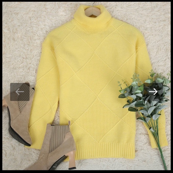Elegant high-neck sweater, small - Picture 4 of 5